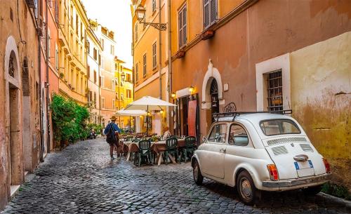 romantic flat in the heart of Trastevere