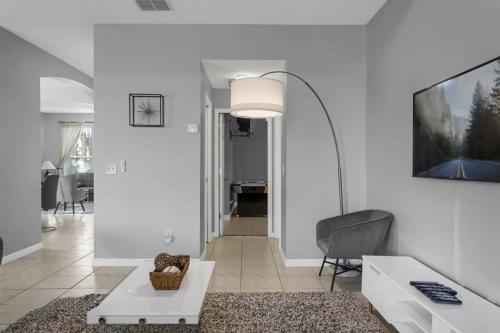 25% Off 7BR Theme Villa PoolSpaGameRoom photo 10