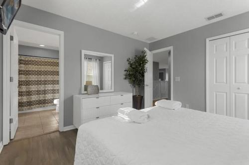 25% Off 7BR Theme Villa PoolSpaGameRoom photo 26