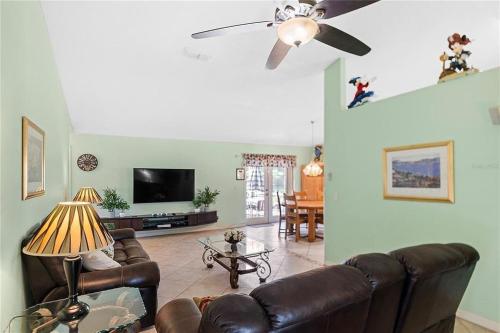 25% Off 4BR Pool VillaGame Room photo 10