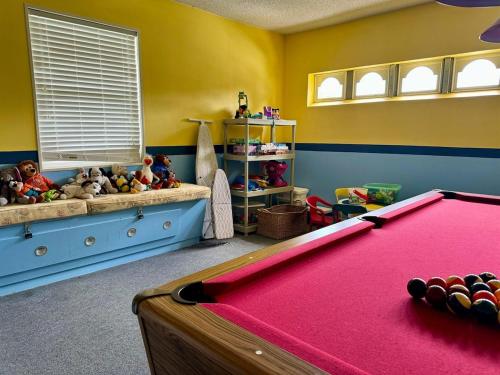25% Off 4BR Pool VillaGame Room photo 21