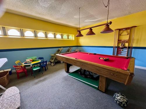 25% Off 4BR Pool VillaGame Room photo 7