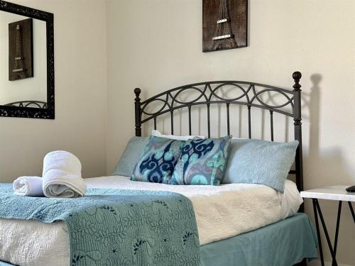 25% Off Sunset Themed Retreat photo 20