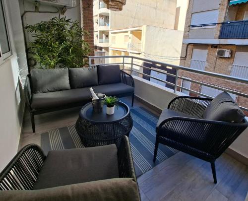 Spacious 3BR Apartment with Terrace 300m Beach PMT13