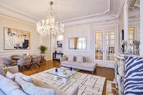 Chic Haussmann Apartment