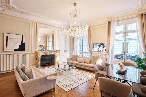 Chic Haussmann Apartment