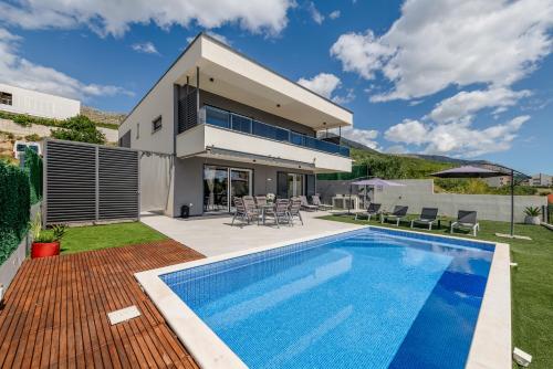 Villa La Vie - Podstrana