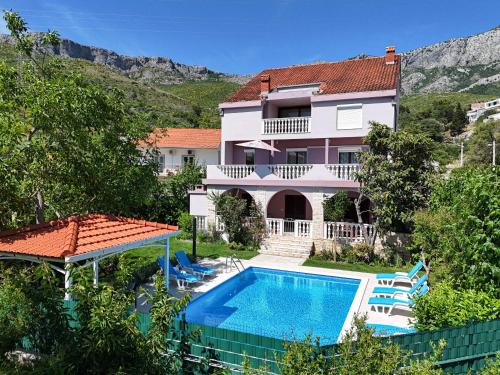 Holiday Home Calmation