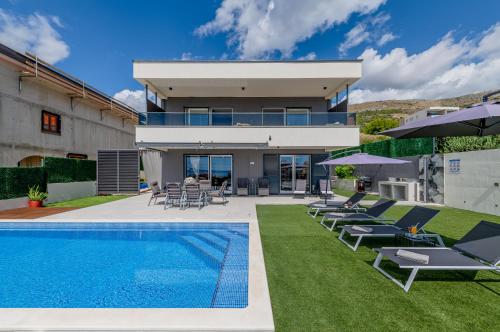 Villa La Vie - Podstrana
