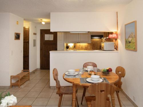 Apartment Centaure B RS 2 by Interhome