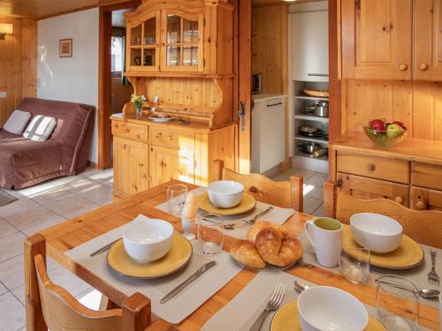 Apartment Rousserolles rez gauche by Interhome