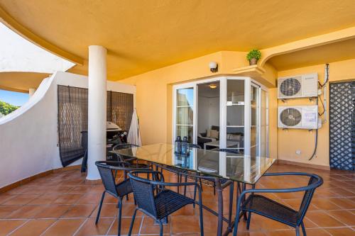 Casa Aloha with Pool in Puerto Banús close to BEACH and GOLF