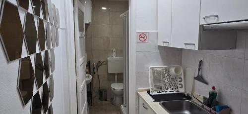 Apartamento Cave -1 Estúdio inteiro no Areeiro em Lisboa