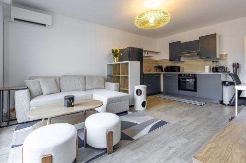 Appartement avec jardin piscine & garage