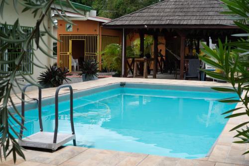 Piscina a Comva-Housing o a prop