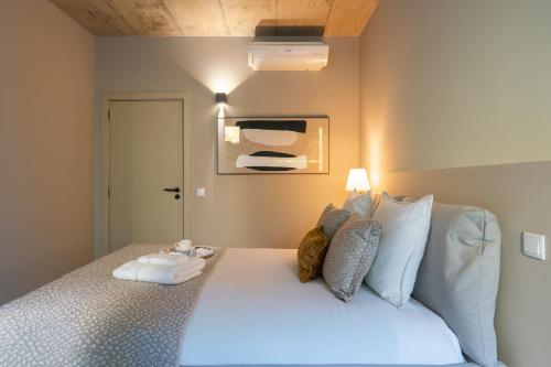 Modern & Cozy Flats with Terrace by HostWise