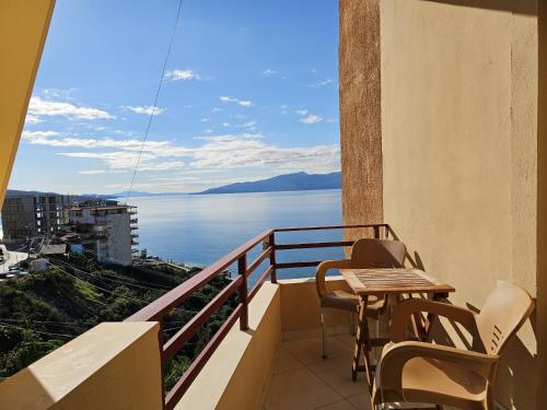 Two Bedroom Apartment With Sea View 091