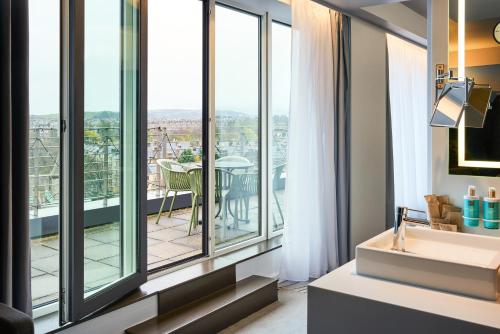 Novotel Edinburgh Centre photo 86