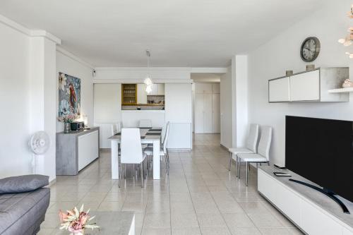 Apartamento con vistas a mar y canal. Empuriabrava