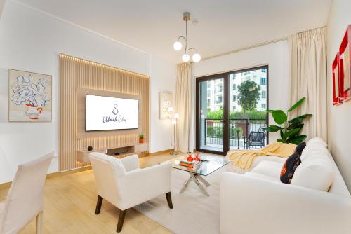 Ultimate Stay - Seaside 1-Bedroom Apartment with Beach Access at Port De La Mer