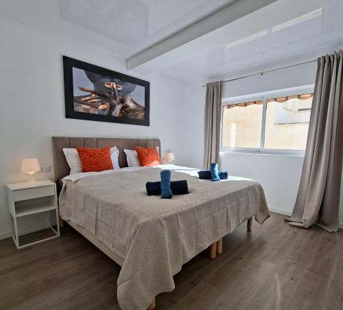 Spacious 3BR Apartment with Terrace 300m Beach PMT13 photo 4