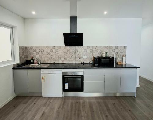 Spacious 3BR Apartment with Terrace 300m Beach PMT13 photo 8