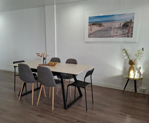 Spacious 3BR Apartment with Terrace 300m Beach PMT13 photo 10