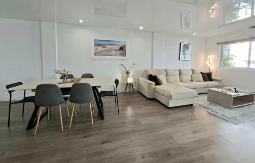 Spacious 3BR Apartment with Terrace 300m Beach PMT13 photo 14