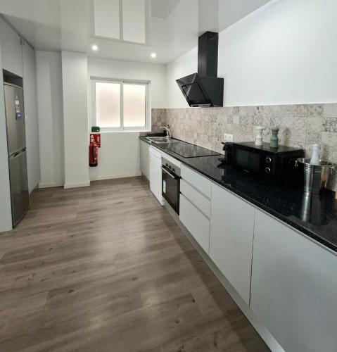 Spacious 3BR Apartment with Terrace 300m Beach PMT13 photo 7