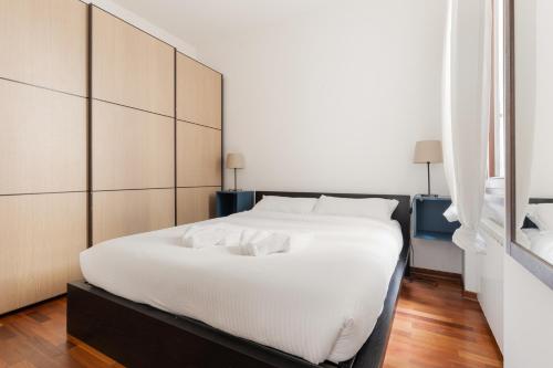 GuestHost - M5 Isola Comfy Studio