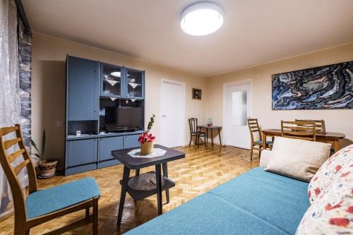 Cozy Apartment in Kaunas with Free Parking.