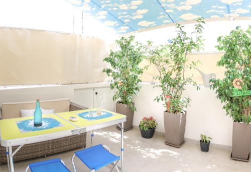 Cozy 6th floor, city center, 30m2, sun terrace