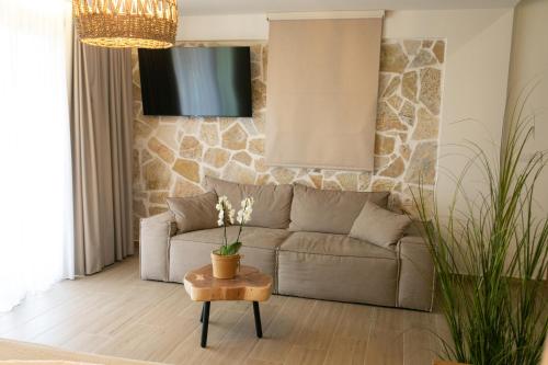 Filoxenia Olive Garden villas & suites private pools