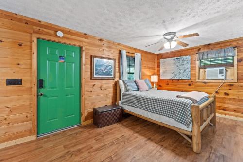 Oh Deer - Studio Wooded Twin Cabin, Hot Tub, TV & Wifi photo 62