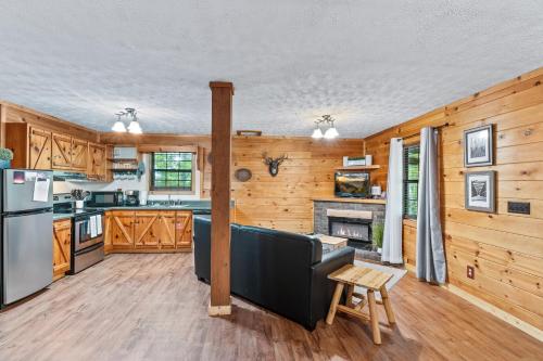 Oh Deer - Studio Wooded Twin Cabin, Hot Tub, TV & Wifi photo 65