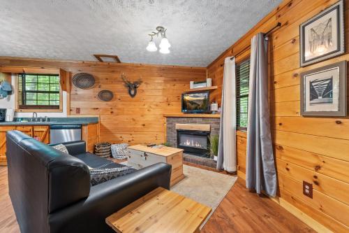 Oh Deer - Studio Wooded Twin Cabin, Hot Tub, TV & Wifi photo 67