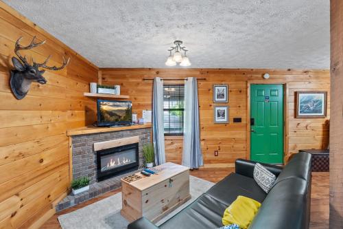 Oh Deer - Studio Wooded Twin Cabin, Hot Tub, TV & Wifi photo 70