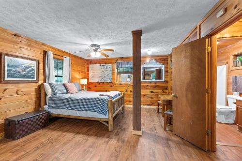 Oh Deer - Studio Wooded Twin Cabin, Hot Tub, TV & Wifi photo 71