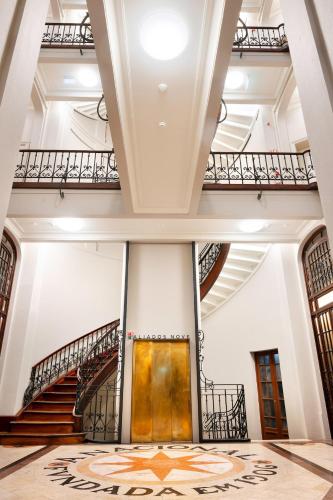 Aliados 9 - Luxury in the Heart of Porto