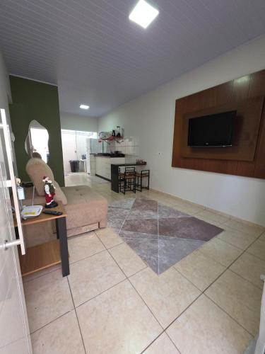 Casa Com Suíte e Quarto Duplo Excelente Localização
