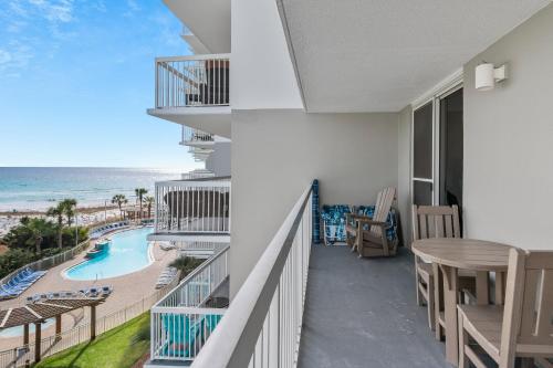 2 Bedroom Newly Remodeled Beachfront Condo, Destin photo 30