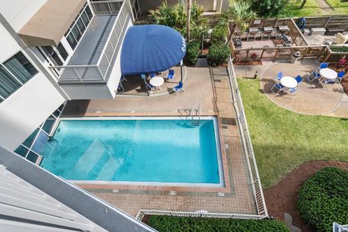 2 Bedroom Newly Remodeled Beachfront Condo, Destin photo 25