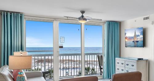 2 Bedroom Newly Remodeled Beachfront Condo, Destin photo 32