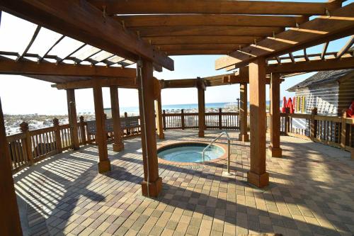 2 Bedroom Newly Remodeled Beachfront Condo, Destin photo 36