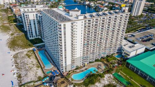 2 Bedroom Newly Remodeled Beachfront Condo, Destin photo 9