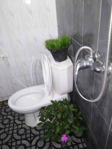 Bilik mandi di Niwasa House