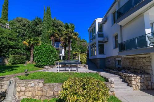 Apartments in Crikvenica 45073