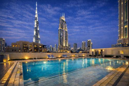 Luxury 2BR- Pool with Burj View- 5 Min to Dubai Mall