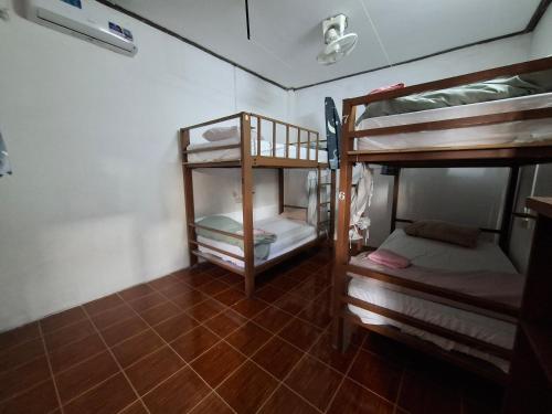 Llit o llits en una habitació de Bami hostel