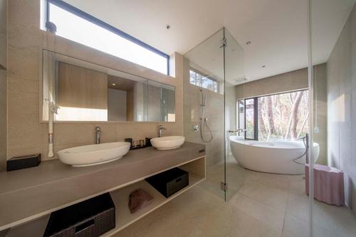 House of Hakuba by H of H